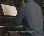 Un portrait du pianiste Edoardo Torbianelli par le vidéaste Gildas Boclé.nEdoardo Torbianelli est en résidence à Royaumont (2016-2018) nEdoardo Torbianelli fait partie de la deuxième génération de pianistes s’intéressant aux pianos anciens. Après des études modernes en Italie, puis auprès de Jacques de Tiège à Anvers, il a étudié le clavecin avec Jos van Immerseel. Lauréat des concours internationaux Durlet 1993 et Bruges en 1995, professeur à la Schola Cantorum de Bâle, à l