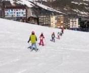 Pas de la Casa / Principat d&#39;Andorra. Andorra, el principat situat als Pirineus, és un destí conegut per la seva bellesa natural i les seves activitats d&#39;hivern.nnL&#39;estació d&#39;esquí del Pas de la Casa és un dels llocs més populars per als amants de l&#39;esport blanc, i ofereix una experiència única en un entorn de muntanya impressionant.nnL&#39;estació d&#39;esquí del Pas de la Casa es troba a la frontera entre Andorra i França, a més de 2.000 metres d&#39;altitud. Les seves pistes ofereixen més de