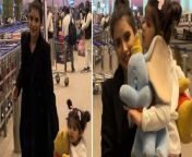 Charu Asopa Spotted after a long time With her Daughter Ziana, They Both Look Cute. Watch video to know more... For all Latest updates of TV and Bollywood news please subscribe to FilmiBeat.&#60;br/&#62; &#60;br/&#62;#CharuAsopa #RajeevSen #ZianaSen #CharuAsopaSpotted &#60;br/&#62;~HT.96~PR.133~
