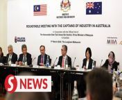 Prime Minister Datuk Seri Anwar Ibrahim engaged business leaders and top executives from 18 Australian companies on Tuesday (March 5) in Melbourne in the course of his official visit to Australia, encouraging them to expand their businesses and investments in Malaysia.&#60;br/&#62;&#60;br/&#62;Read more at https://tinyurl.com/23csc4f5&#60;br/&#62;&#60;br/&#62;WATCH MORE: https://thestartv.com/c/news&#60;br/&#62;SUBSCRIBE: https://cutt.ly/TheStar&#60;br/&#62;LIKE: https://fb.com/TheStarOnline