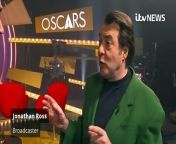 Broadcaster Jonathan Ross claims that he prefers to be home in the rain than over the pond in Hollywood to present ITV’s coverage of the Oscars. He says the Academy Awards presents the best of filmmaking, and is proof that cinema is certainly not dying. Report by Covellm. Like us on Facebook at http://www.facebook.com/itn and follow us on Twitter at http://twitter.com/itn