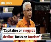 The former prime minister says the sector should drive a shift towards a services-oriented national economy.&#60;br/&#62;&#60;br/&#62;Read More: https://www.freemalaysiatoday.com/category/nation/2024/03/07/capitalise-on-ringgits-decline-focus-on-tourism-says-ismail-sabri/&#60;br/&#62;&#60;br/&#62;Laporan Lanjut: https://www.freemalaysiatoday.com/category/bahasa/tempatan/2024/03/07/jangan-jadikan-pelancongan-sekadar-penyelamat-krisis-kata-ismail/&#60;br/&#62;&#60;br/&#62;Free Malaysia Today is an independent, bi-lingual news portal with a focus on Malaysian current affairs.&#60;br/&#62;&#60;br/&#62;Subscribe to our channel - http://bit.ly/2Qo08ry&#60;br/&#62;------------------------------------------------------------------------------------------------------------------------------------------------------&#60;br/&#62;Check us out at https://www.freemalaysiatoday.com&#60;br/&#62;Follow FMT on Facebook: https://bit.ly/49JJoo5&#60;br/&#62;Follow FMT on Dailymotion: https://bit.ly/2WGITHM&#60;br/&#62;Follow FMT on X: https://bit.ly/48zARSW &#60;br/&#62;Follow FMT on Instagram: https://bit.ly/48Cq76h&#60;br/&#62;Follow FMT on TikTok : https://bit.ly/3uKuQFp&#60;br/&#62;Follow FMT Berita on TikTok: https://bit.ly/48vpnQG &#60;br/&#62;Follow FMT Telegram - https://bit.ly/42VyzMX&#60;br/&#62;Follow FMT LinkedIn - https://bit.ly/42YytEb&#60;br/&#62;Follow FMT Lifestyle on Instagram: https://bit.ly/42WrsUj&#60;br/&#62;Follow FMT on WhatsApp: https://bit.ly/49GMbxW &#60;br/&#62;------------------------------------------------------------------------------------------------------------------------------------------------------&#60;br/&#62;Download FMT News App:&#60;br/&#62;Google Play – http://bit.ly/2YSuV46&#60;br/&#62;App Store – https://apple.co/2HNH7gZ&#60;br/&#62;Huawei AppGallery - https://bit.ly/2D2OpNP&#60;br/&#62;&#60;br/&#62;#FMTNews #IsmailSabri #Malaysia #Tourism #Ringgit