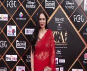 Many stars attended the Critics Choice Awards 2024. Pictures of these stars are going viral on social media which fans are liking a lot!&#60;br/&#62;&#60;br/&#62;#criticschoiceawards2024 #vidyabalan #alifazal #kiranrao #siddharthroy #vikrantmassey #fashion #viralvideo #trending #entertainmentnews