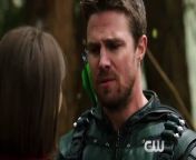 The battle between Oliver (Stephen Amell) and Adrian Chase (Josh Segarra) culminates in a final epic battle on Lian Yu. After recent events, Oliver decides to recruit a group of unlikely allies - Slade (guest star Manu Bennett), Nyssa (guest star Katrina Law), Merlyn (John Barrowman) and Digger Harkness