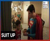 Clark Kent lookalike turns accidental superhero in Brazil&#60;br/&#62;&#60;br/&#62;Leonardo Muylaert goes viral on social media, thanks to a superhero who has changed his life: his resemblance to Superman. The Brazilian lawyer then decided to get a Superman suit and try the alter ego on for size.&#60;br/&#62;&#60;br/&#62;Video by AFP&#60;br/&#62;&#60;br/&#62;Subscribe to The Manila Times Channel - https://tmt.ph/YTSubscribe &#60;br/&#62;&#60;br/&#62;Visit our website at https://www.manilatimes.net &#60;br/&#62;&#60;br/&#62;Follow us: &#60;br/&#62;Facebook - https://tmt.ph/facebook &#60;br/&#62;Instagram - https://tmt.ph/instagram &#60;br/&#62;Twitter - https://tmt.ph/twitter &#60;br/&#62;DailyMotion - https://tmt.ph/dailymotion &#60;br/&#62;&#60;br/&#62;Subscribe to our Digital Edition - https://tmt.ph/digital &#60;br/&#62;&#60;br/&#62;Check out our Podcasts: &#60;br/&#62;Spotify - https://tmt.ph/spotify &#60;br/&#62;Apple Podcasts - https://tmt.ph/applepodcasts &#60;br/&#62;Amazon Music - https://tmt.ph/amazonmusic &#60;br/&#62;Deezer: https://tmt.ph/deezer &#60;br/&#62;Tune In: https://tmt.ph/tunein&#60;br/&#62;&#60;br/&#62;#themanilatimes &#60;br/&#62;#tmtnews &#60;br/&#62;#brazil &#60;br/&#62;#superman &#60;br/&#62;#clarkkent