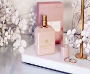 Are you excited to experience the world of blooming flowers and warm sunshine? Look no further than Mark Des Vince Fabulous! This fragrance is perfect for casual summer wear with its top notes of rose, honeysuckle, and tangerine. The middle notes of white flowers, jasmine, tiara flower, and peony create a beautiful floral aroma. The base notes of velvety wood and musk add a touch of sophistication. Suitable for both young and mature women, this scent captures the essence of summer.#MarkDesVinceFabulous #summerscents #womenperfume #vperfumes #floral #fragrance #dubaiperfumes #bestseller #perfumeshop #perfumeonline #perfumecollection