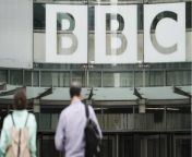 Huw Edwards: Despite not working for over eight months he is set to remain the highest-paid presenter at BBC from bbc se folla a linda chica en calcetines altos hasta que se vuelve loca con chorros y semen dentro de ella