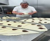 Making fresh Cornetto with Nutella ☕️