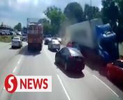 A total of 11 vehicles were damaged by the trailer that swerved into the opposite lane along the Pasir Gudang highway in Johor Baru on Monday (March 25). &#60;br/&#62;&#60;br/&#62;The Johor Fire and Rescue Department said three lorries and eight cars were damaged in the crash at KM11.1 of the highway near the Taman Daya exit. &#60;br/&#62;&#60;br/&#62;Read more at https://shorturl.at/irDEU&#60;br/&#62;&#60;br/&#62;WATCH MORE: https://thestartv.com/c/news&#60;br/&#62;SUBSCRIBE: https://cutt.ly/TheStar&#60;br/&#62;LIKE: https://fb.com/TheStarOnline