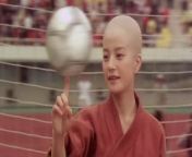 Team Evil is defeated by outstanding goalkeeping and a powerful kick from Steel Leg (Stephen Chow).&#60;br/&#62;&#60;br/&#62;REVIEW:&#60;br/&#62;This three-way mix of sports, action, and humor is co-written, co-directed, and features one of Hong Kong&#39;s best screen comics, Stephen Chow. Shaolin monk Sing (Stephen Chow) is a modern-day expert in traditional fighting techniques and well-known for his &#92;