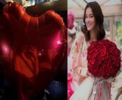 आज वैलेंटाइन डे है, यानी प्यार का दिन. हर कोई मोहब्बत के रंग में रंगा हुआ है. बॉलीवुड सितारों पर भी प्यार का खुमार चढ़ चुका है. जी हां हाल ही में अनन्या पांडे गुपचुप वैलेंटाइन मनाते नजर आईं, देखिए वीडियो &#60;br/&#62; &#60;br/&#62;Today is Valentine&#39;s Day, i.e. the day of love. Everyone is colored in the colors of love. Bollywood stars too are intoxicated with love. Yes, recently Ananya Pandey was seen celebrating Valentine secretly, watch the video. &#60;br/&#62; &#60;br/&#62;#ValentinesDay #ValentinesDayNews #AnanyaPandey #SiddharthRoyKapoor &#60;br/&#62;~PR.114~ED.284~