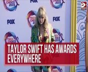 Taylor Swift keeps her awards &#92;