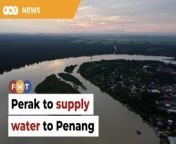 Prime Minister Anwar Ibrahim says the deal has been agreed upon by the Sultan of Perak and the menteri besar.&#60;br/&#62;&#60;br/&#62;Read More: https://www.freemalaysiatoday.com/category/nation/2024/05/05/perak-agrees-to-supply-water-to-penang/&#60;br/&#62;&#60;br/&#62;Laporan Lanjut: https://www.freemalaysiatoday.com/category/bahasa/tempatan/2024/05/05/perak-setuju-bekal-air-ke-p-pinang-kata-anwar/&#60;br/&#62;&#60;br/&#62;&#60;br/&#62;Free Malaysia Today is an independent, bi-lingual news portal with a focus on Malaysian current affairs.&#60;br/&#62;&#60;br/&#62;Subscribe to our channel - http://bit.ly/2Qo08ry&#60;br/&#62;------------------------------------------------------------------------------------------------------------------------------------------------------&#60;br/&#62;Check us out at https://www.freemalaysiatoday.com&#60;br/&#62;Follow FMT on Facebook: https://bit.ly/49JJoo5&#60;br/&#62;Follow FMT on Dailymotion: https://bit.ly/2WGITHM&#60;br/&#62;Follow FMT on X: https://bit.ly/48zARSW &#60;br/&#62;Follow FMT on Instagram: https://bit.ly/48Cq76h&#60;br/&#62;Follow FMT on TikTok : https://bit.ly/3uKuQFp&#60;br/&#62;Follow FMT Berita on TikTok: https://bit.ly/48vpnQG &#60;br/&#62;Follow FMT Telegram - https://bit.ly/42VyzMX&#60;br/&#62;Follow FMT LinkedIn - https://bit.ly/42YytEb&#60;br/&#62;Follow FMT Lifestyle on Instagram: https://bit.ly/42WrsUj&#60;br/&#62;Follow FMT on WhatsApp: https://bit.ly/49GMbxW &#60;br/&#62;------------------------------------------------------------------------------------------------------------------------------------------------------&#60;br/&#62;Download FMT News App:&#60;br/&#62;Google Play – http://bit.ly/2YSuV46&#60;br/&#62;App Store – https://apple.co/2HNH7gZ&#60;br/&#62;Huawei AppGallery - https://bit.ly/2D2OpNP&#60;br/&#62;&#60;br/&#62;#FMTNews #Perak #Penang #WaterSupply #AnwarIbrahim